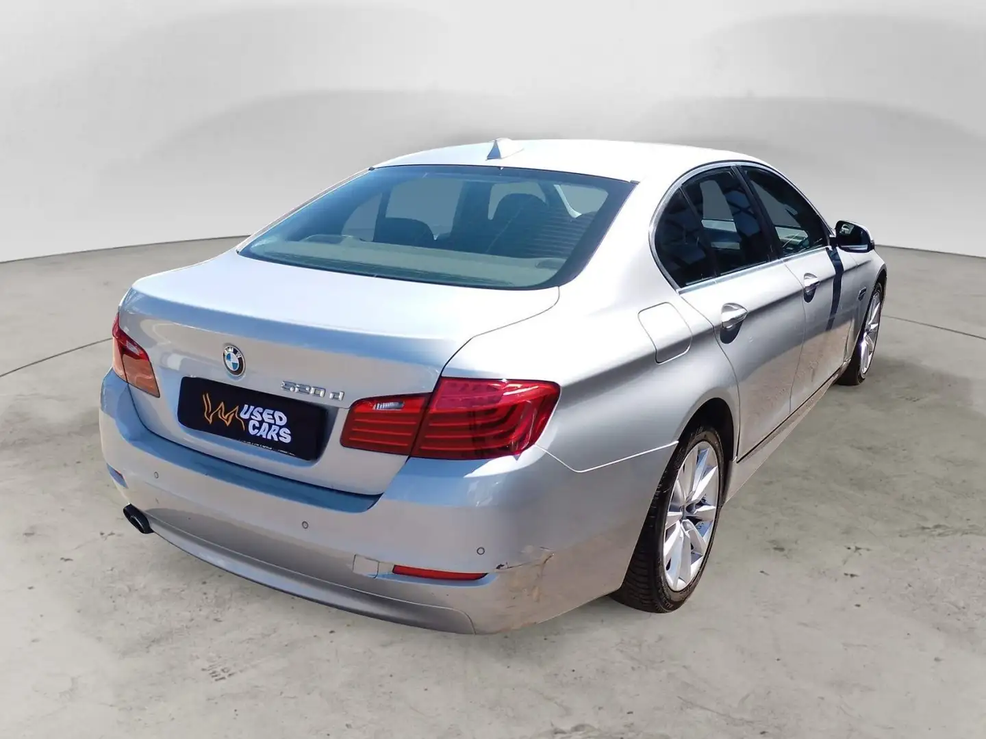 BMW 520 520d Business Stříbrná - 2
