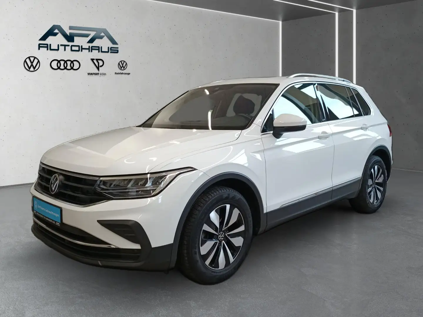 Volkswagen Tiguan 1.5 TSI MOVE DSG Pano*Navi*LED*RFK*ACC Weiß - 2