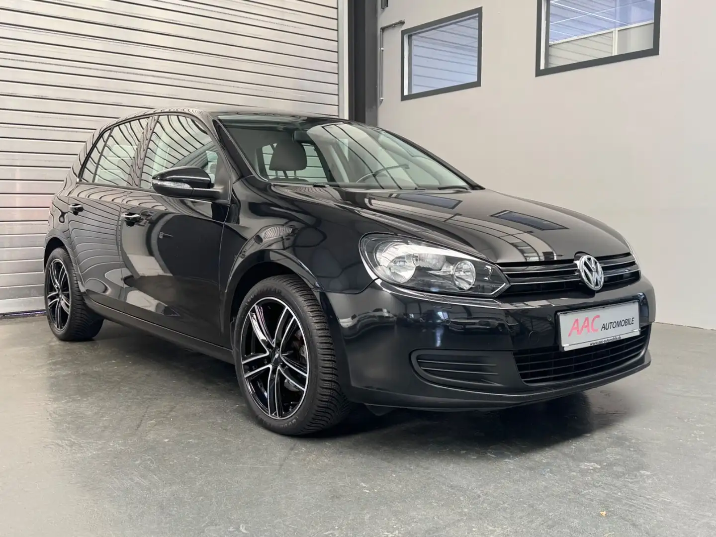 Volkswagen Golf VI Comfortline/Sitzheizung/PDC/1.Hand Black - 1