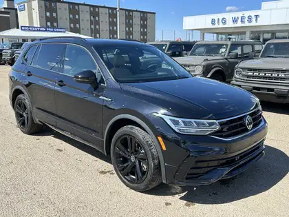 Black 2023 Volkswagen Tiguan Comfortline R-Line Black 4Motion SUV / Crossover 8-Speed Automatic