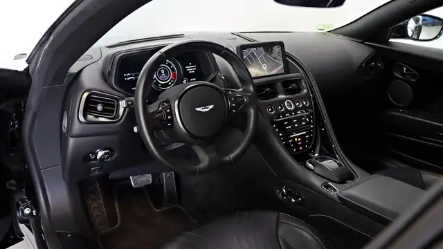 Aston Martin DB11 view 12