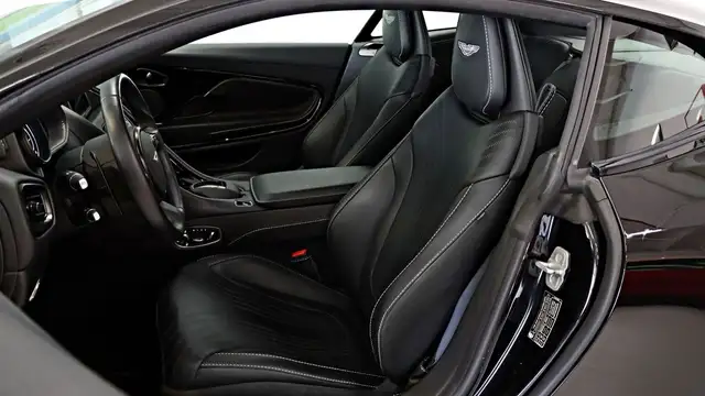 Aston Martin DB11 view 13