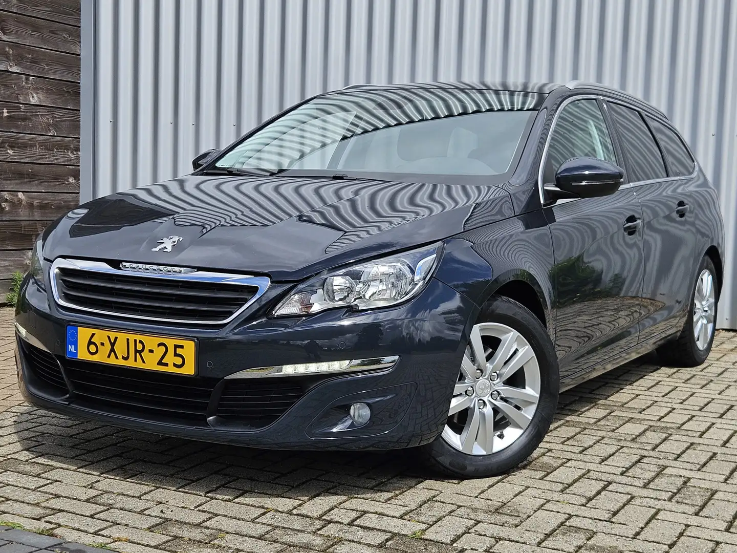 Peugeot 308 SW 1.2 e-THP Blue Executive /Nieuwe Distributierie Grau - 1