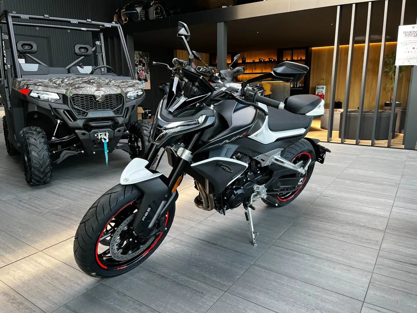 CFMOTO 800 NK Advanced Bianco - 2