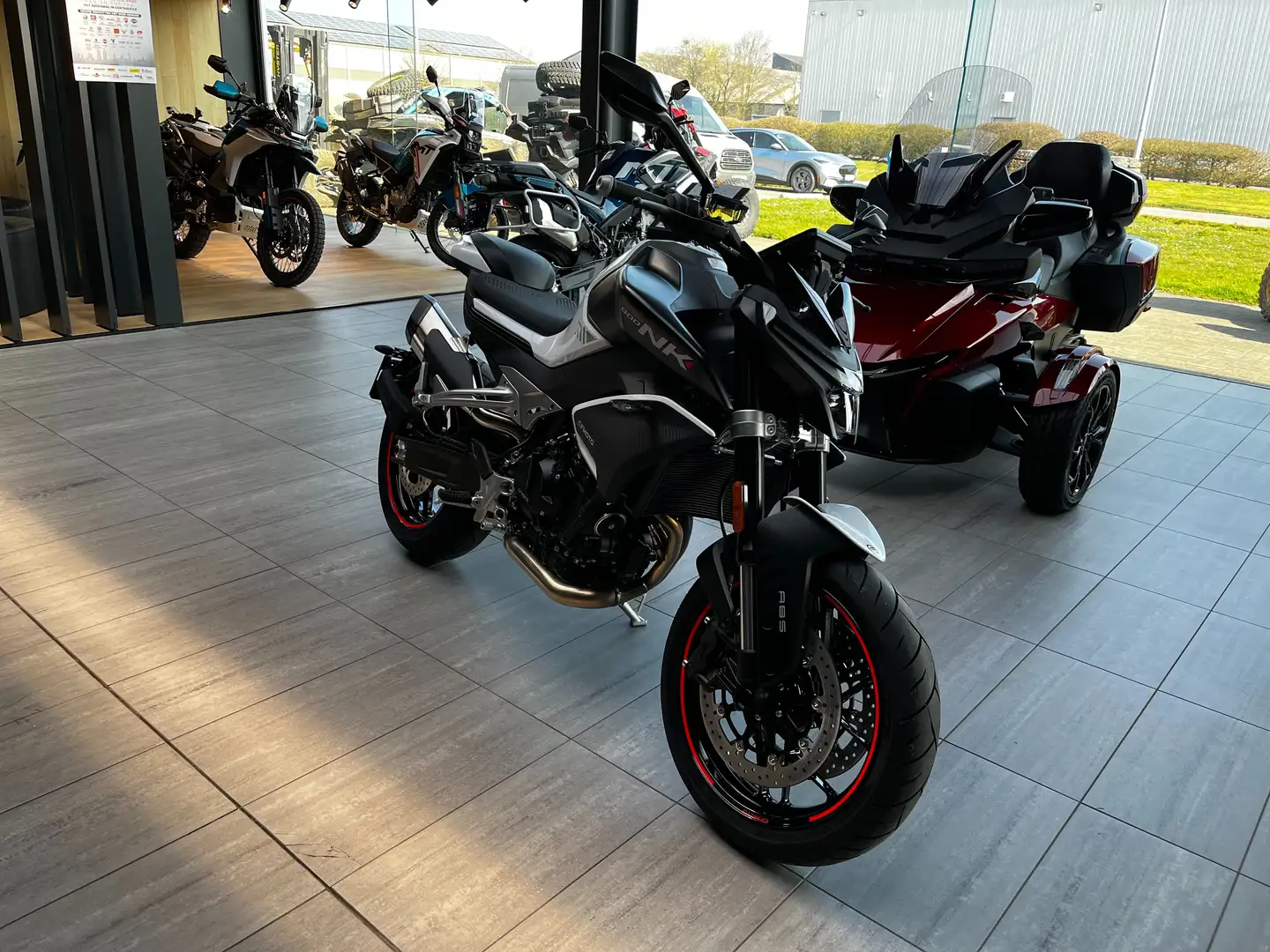 CFMOTO 800 NK Advanced Bianco - 1