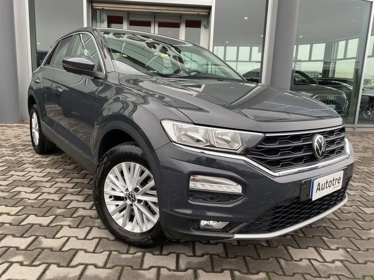 Volkswagen T-Roc T-Roc 2.0 TDI SCR 150 CV Style BlueMotion Technol Grijs - 2