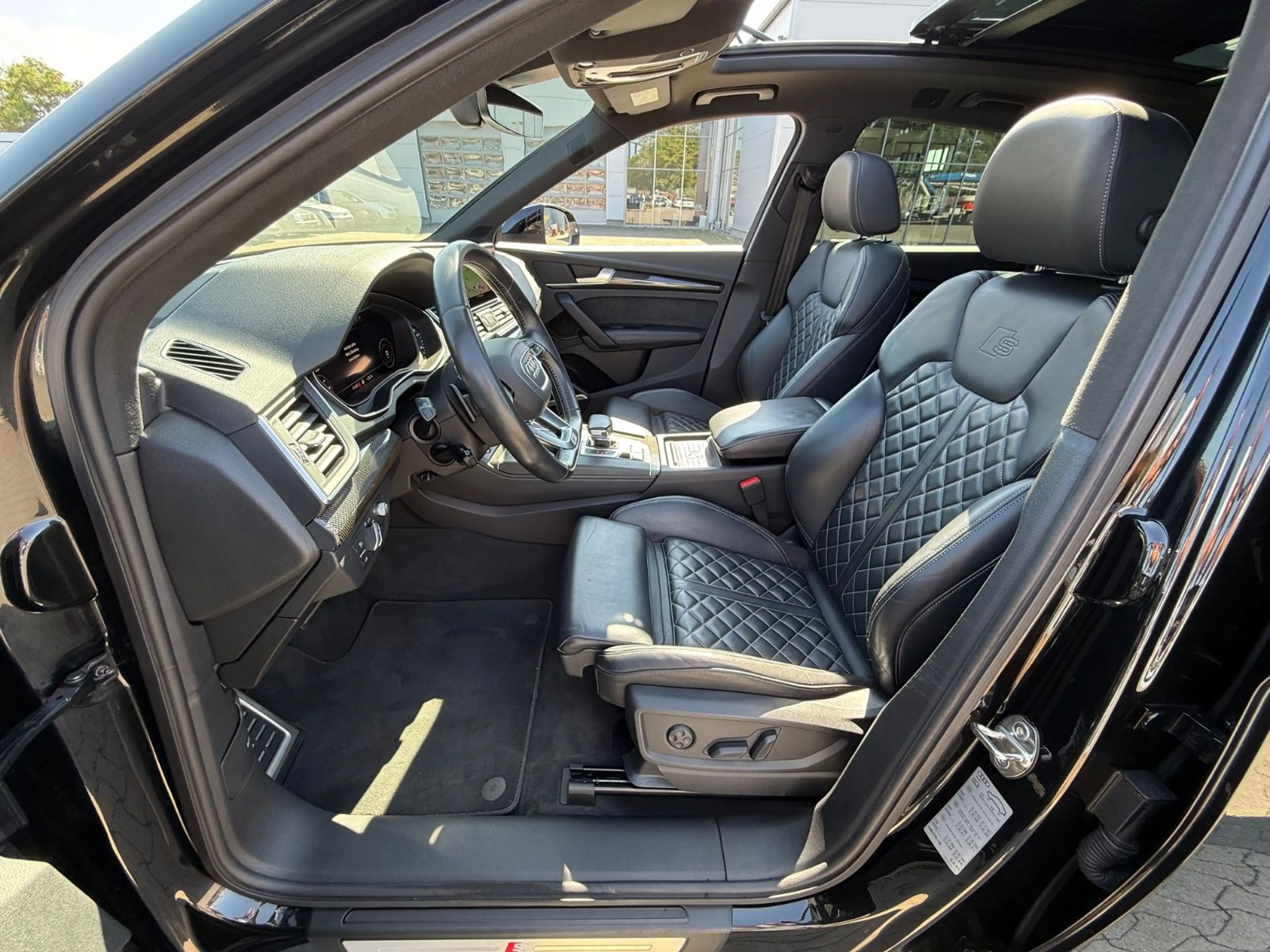 Audi SQ5 3.0 TDI BLACKLINE, PANORAMA, S-SITZE RAUTE — photo 10