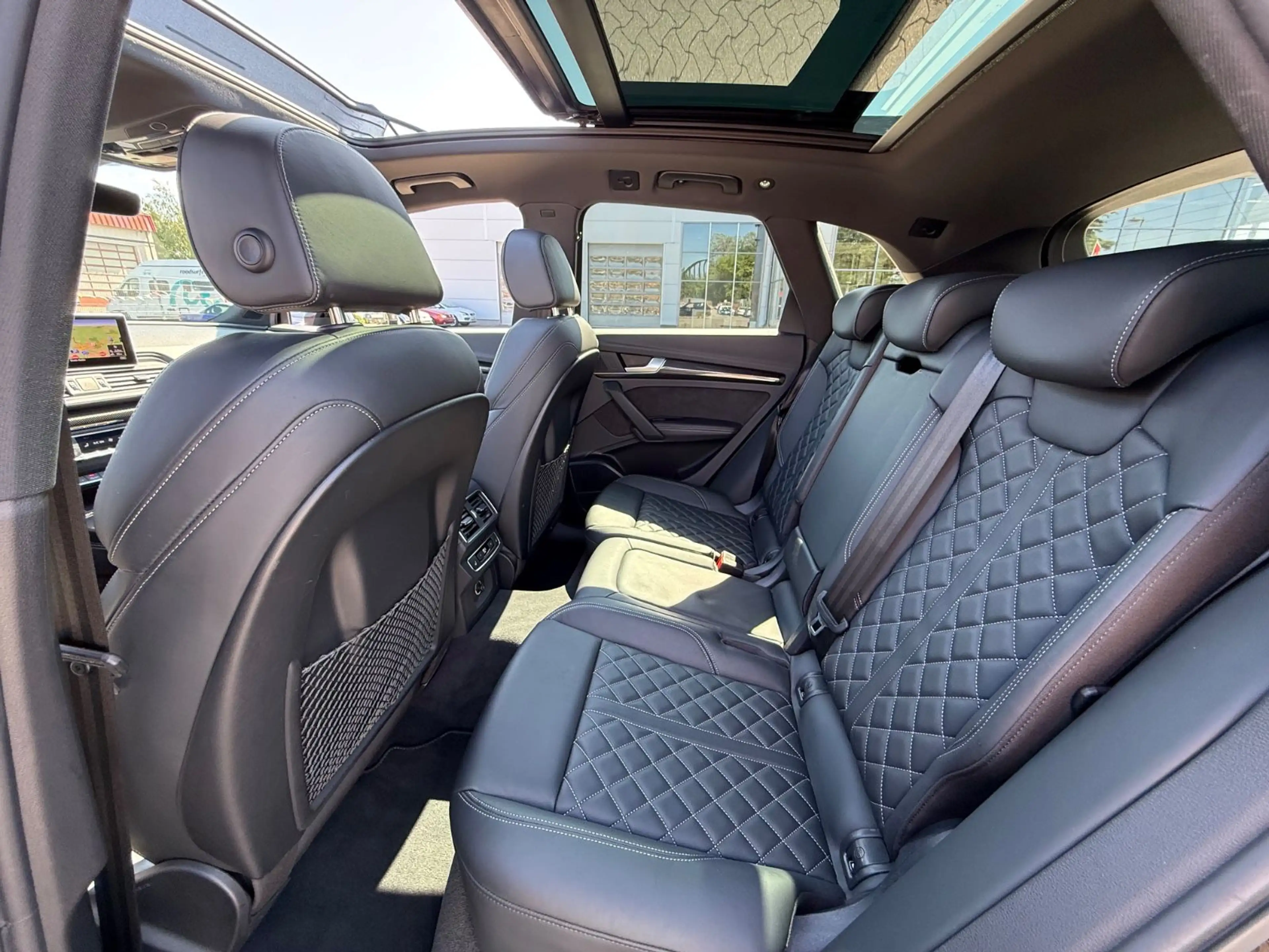 Audi SQ5 3.0 TDI BLACKLINE, PANORAMA, S-SITZE RAUTE — photo 4