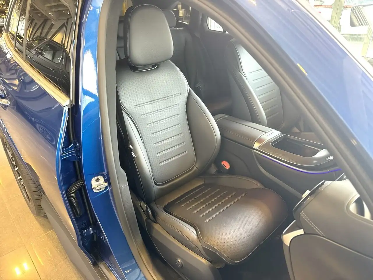 Mercedes-Benz GLC снимка Mercedes-Benz GLC
