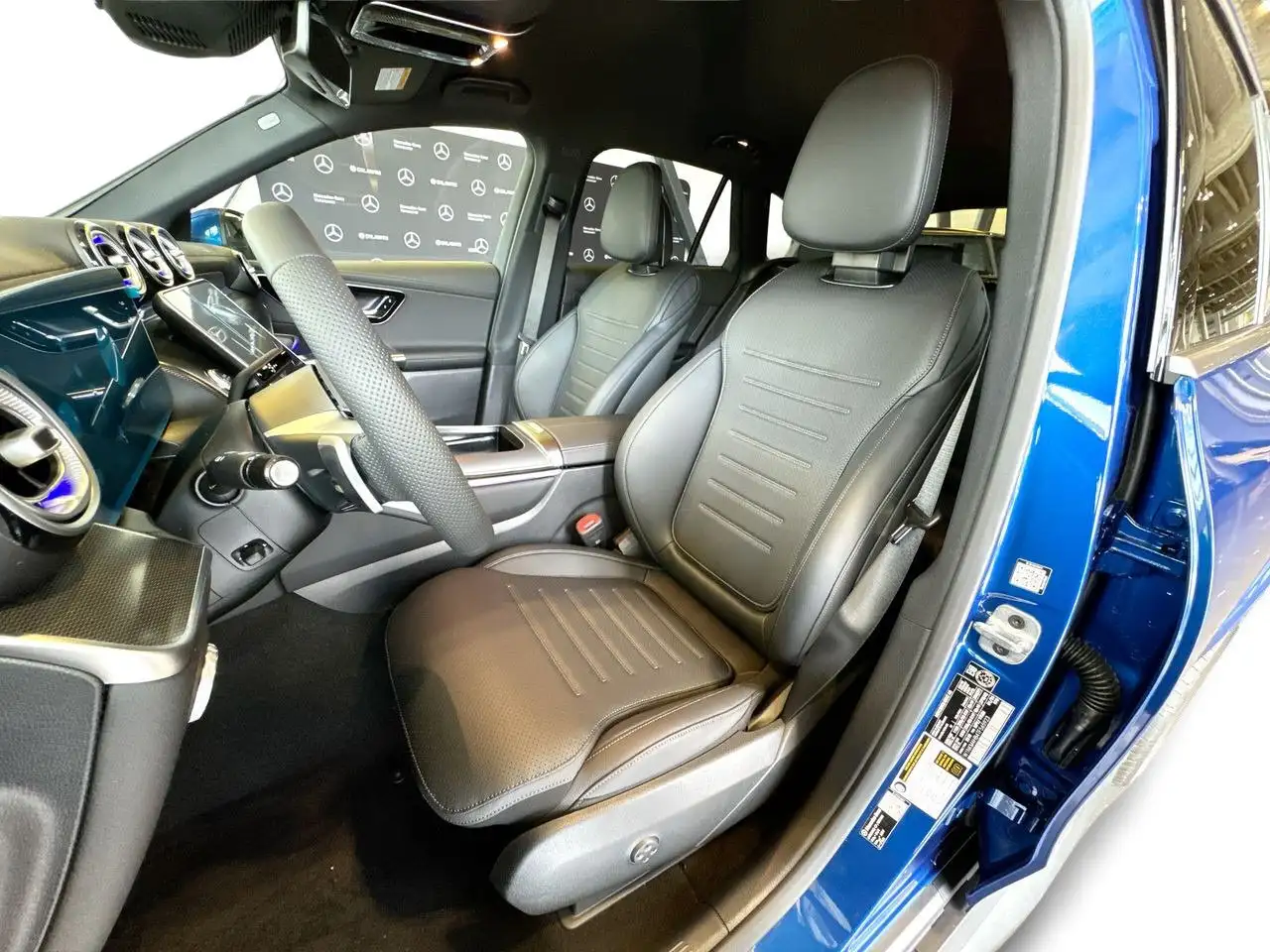 Mercedes-Benz GLC снимка Mercedes-Benz GLC