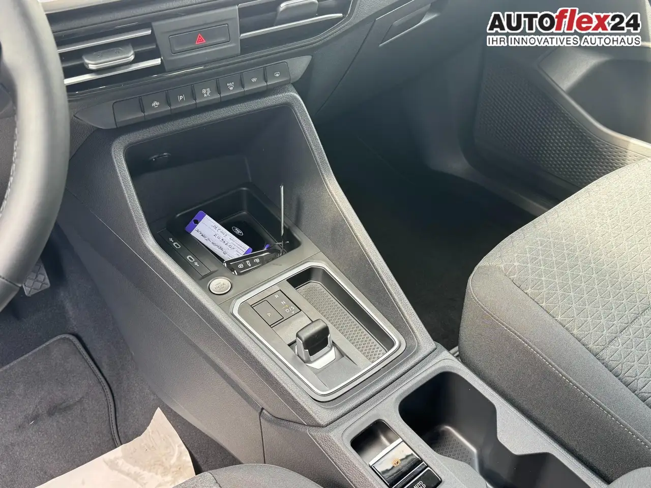 Ford Grand Tourneo Titanium 2,0 L2 7 Sitzer Klimaautomatik Anhänge... 16