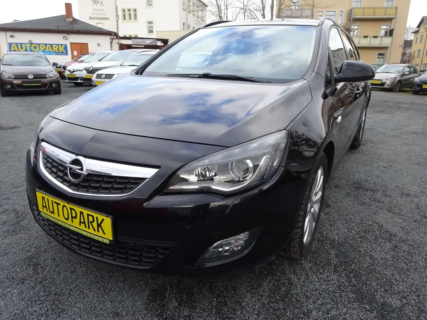 Opel Astra J SportsTourer*Klimaaut.,Lenkradhzg.,Nr.40 Schwarz - 1