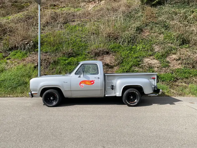 Dodge D 100 Custom V 8 Oldtimer