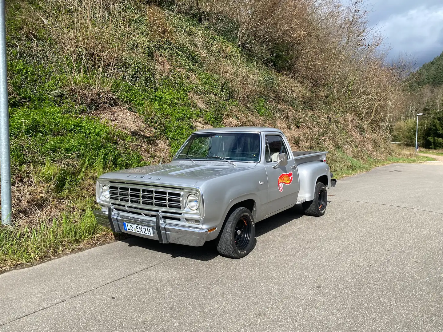 Dodge D 100 Custom V 8 Oldtimer Срібний - 2
