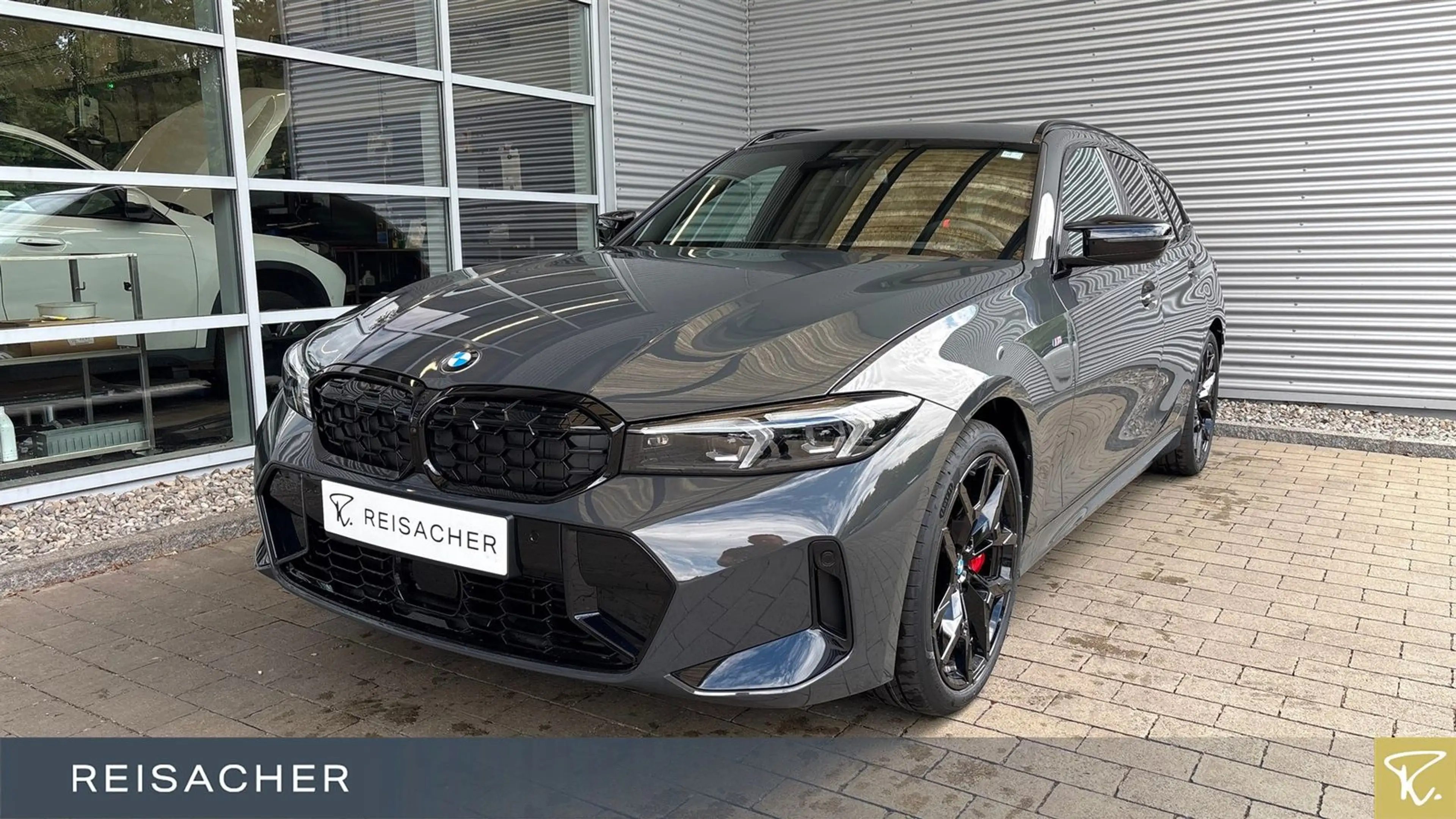 BMW M3 A xDrive Tou M-Sport PRO,AHK,DAProf,Leder,