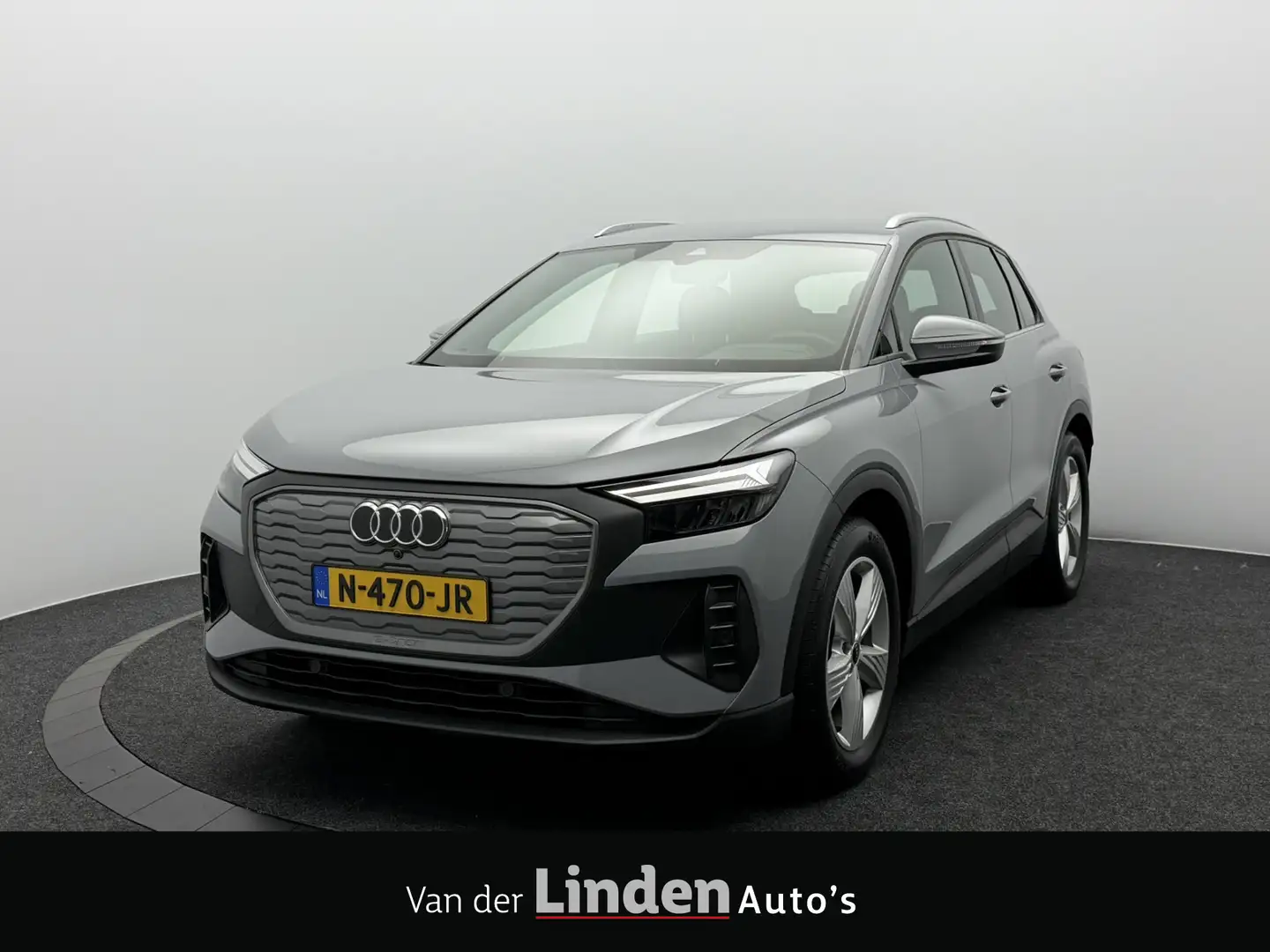 AUDI Q4