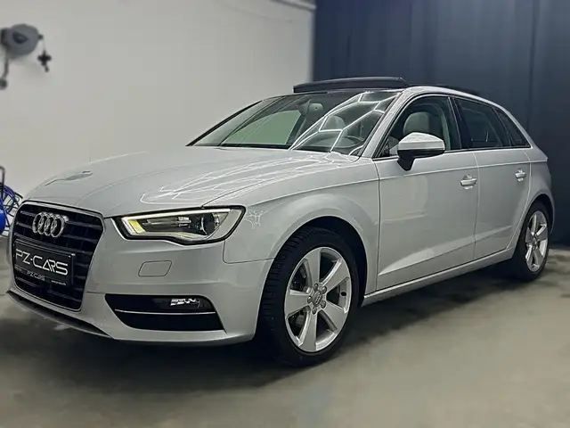 Audi A3 1.4 Panorama|Xenon|AbsTemp|Navi|AHK|SHZ|Alcan