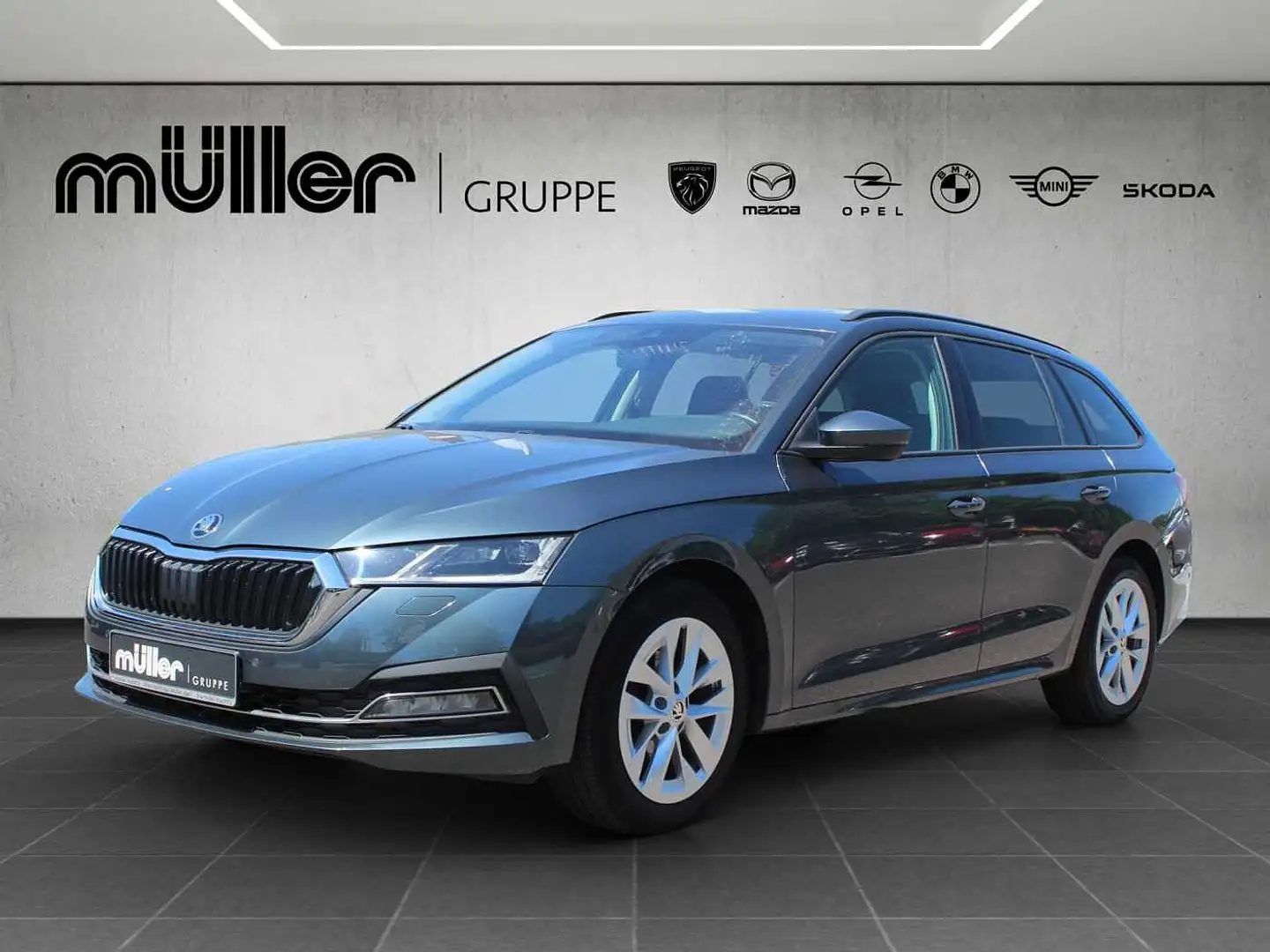 Skoda Octavia Combi 2.0 TDI DSG First Edition Gris - 1