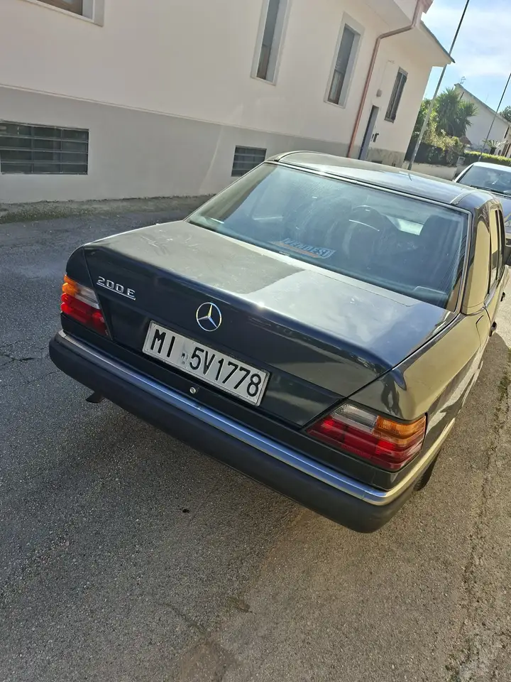 Mercedes-Benz 200, foto 3