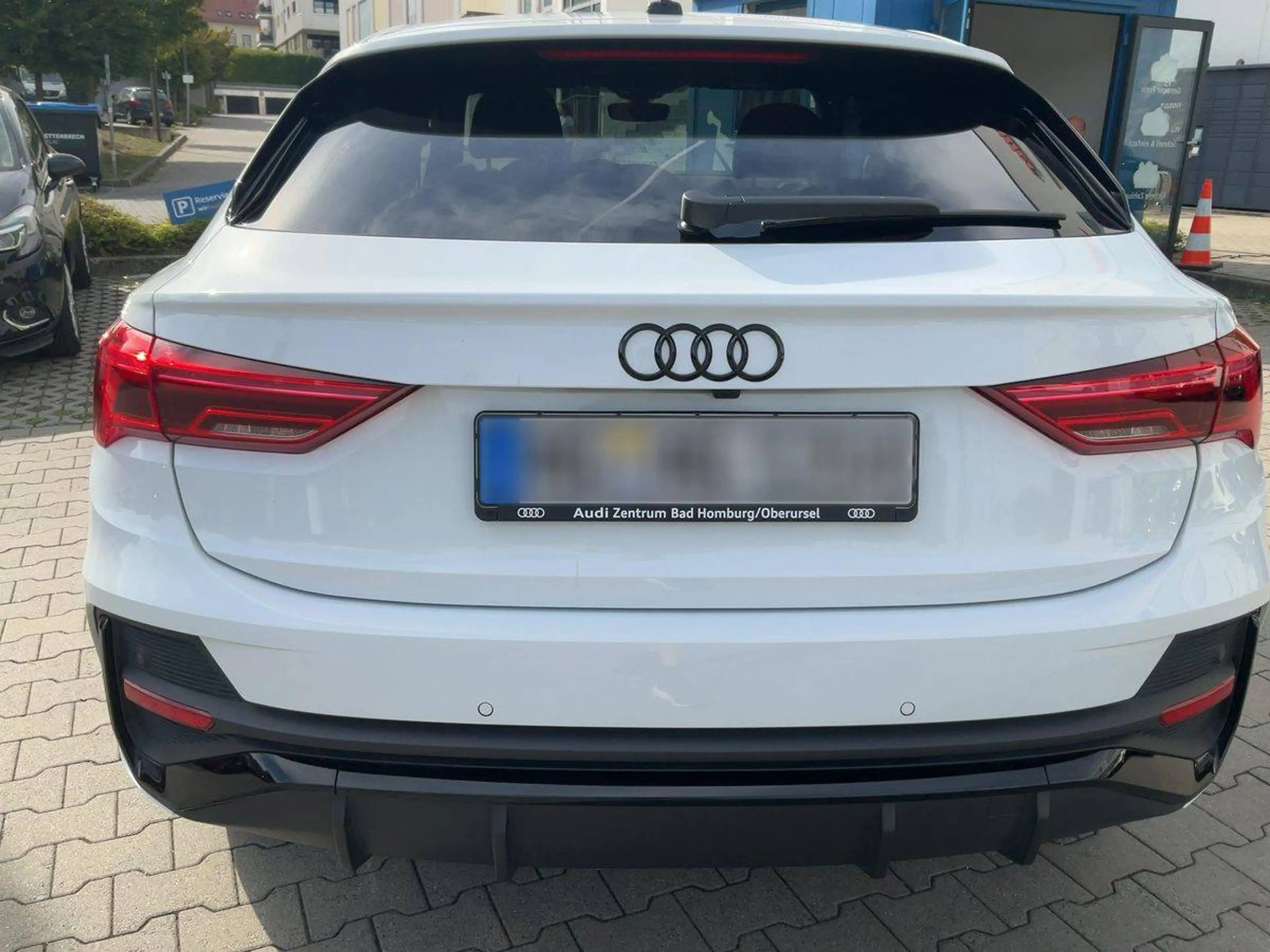 Audi Q3 35 TFSI S line — photo 6