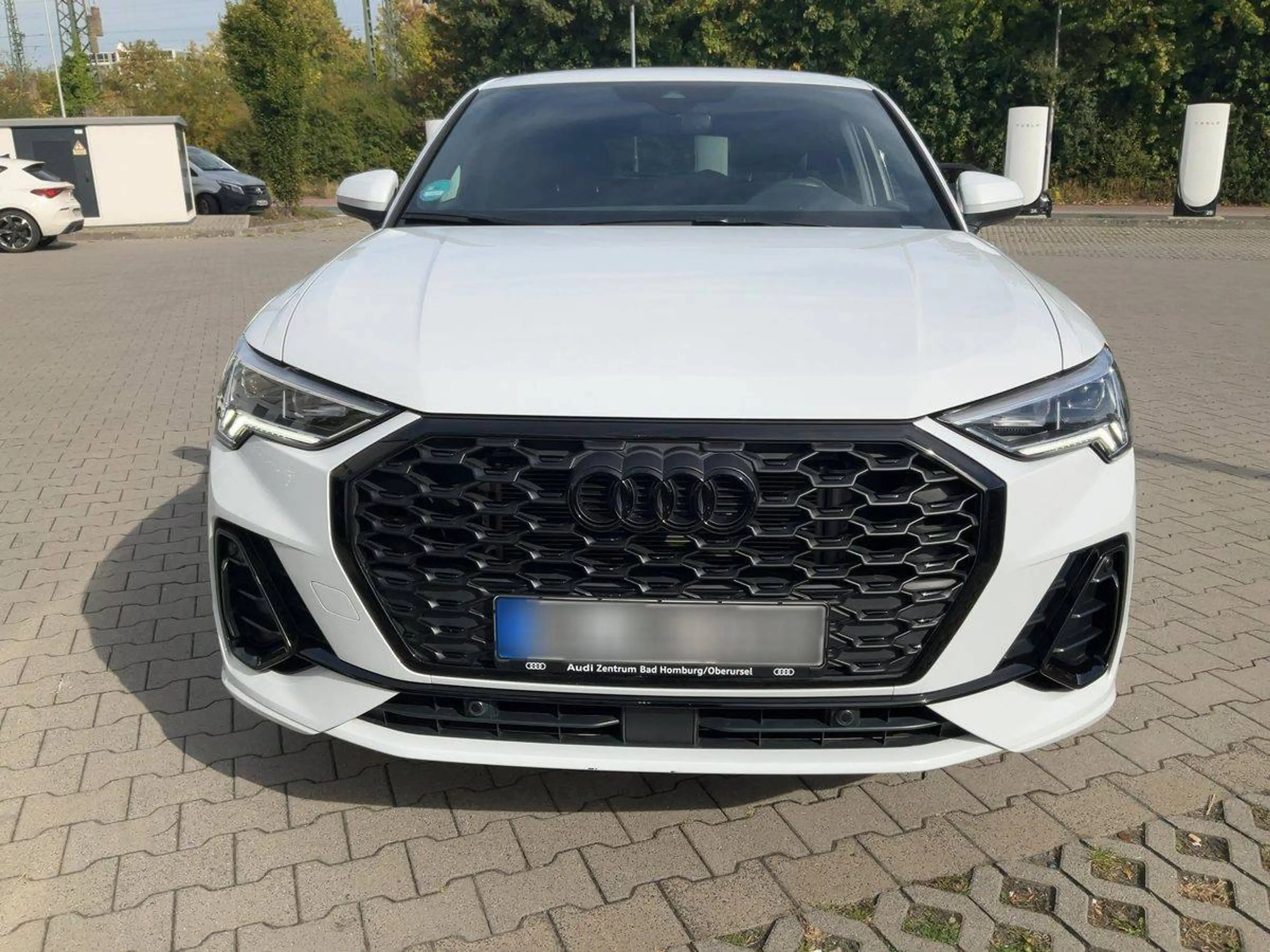 Audi Q3 35 TFSI S line — photo 5