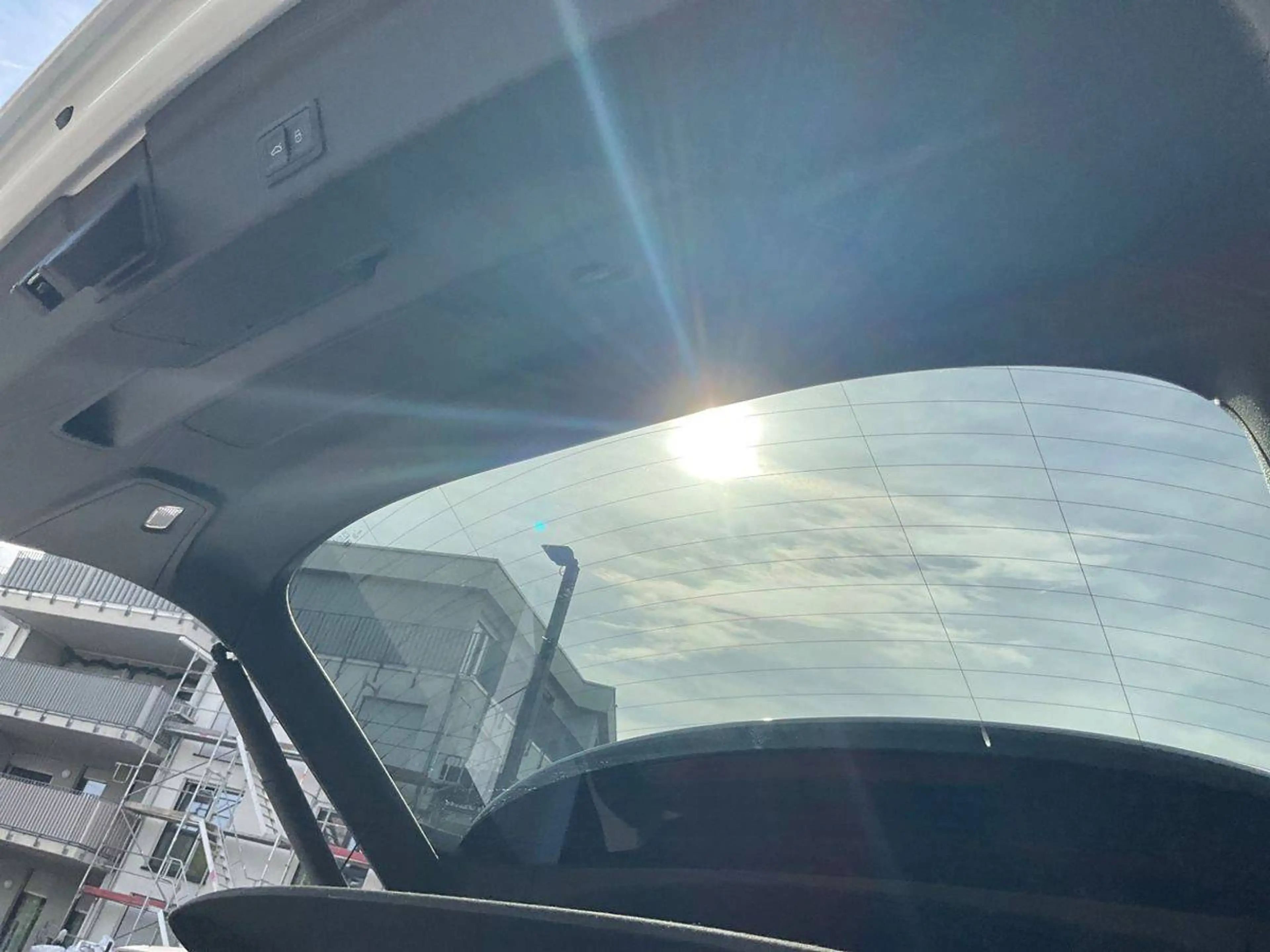 Audi Q3 35 TFSI S line — photo 12