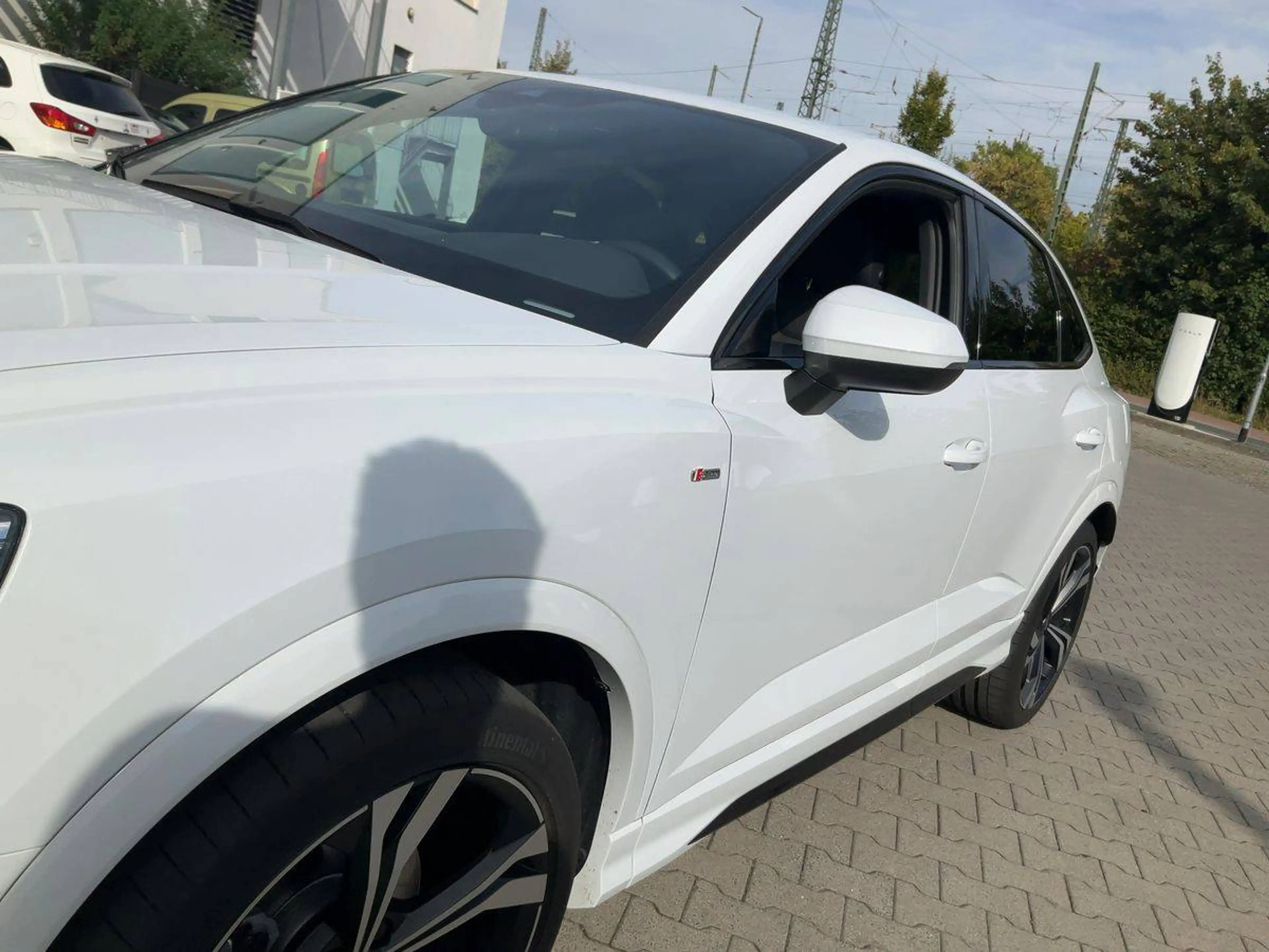 Audi Q3 35 TFSI S line — photo 7