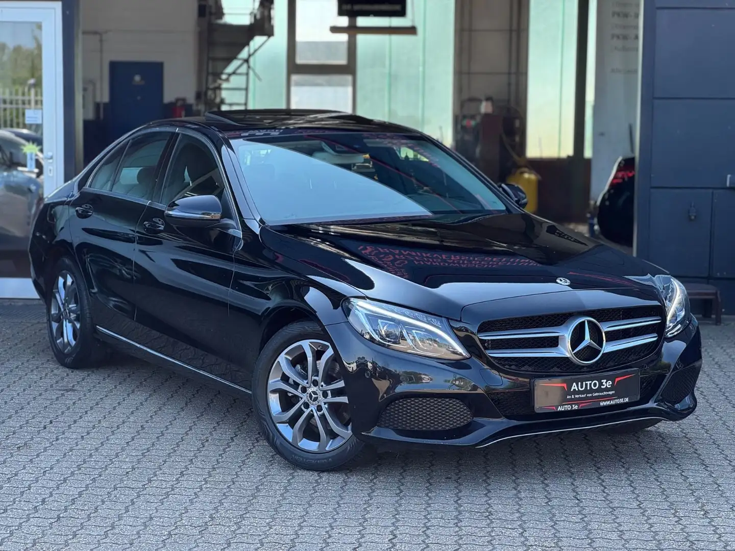 Mercedes-Benz C 180 CGI Avantgarde Leder Navi LED SHD... Schwarz - 1