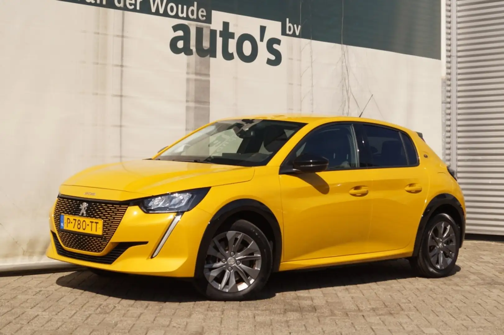 Peugeot e-208 EV Allure Pack 50kWh -ECC-PDC-CAM-DAB- Geel - 2