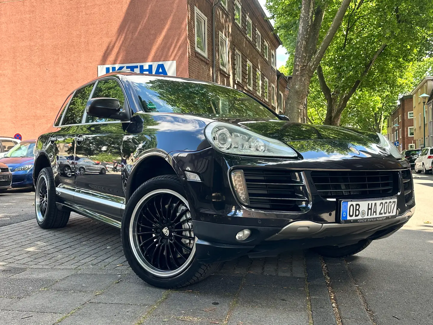 Porsche Cayenne S GTS Vollausstattung CarPlay Alcantara AHK TüV Schwarz - 1