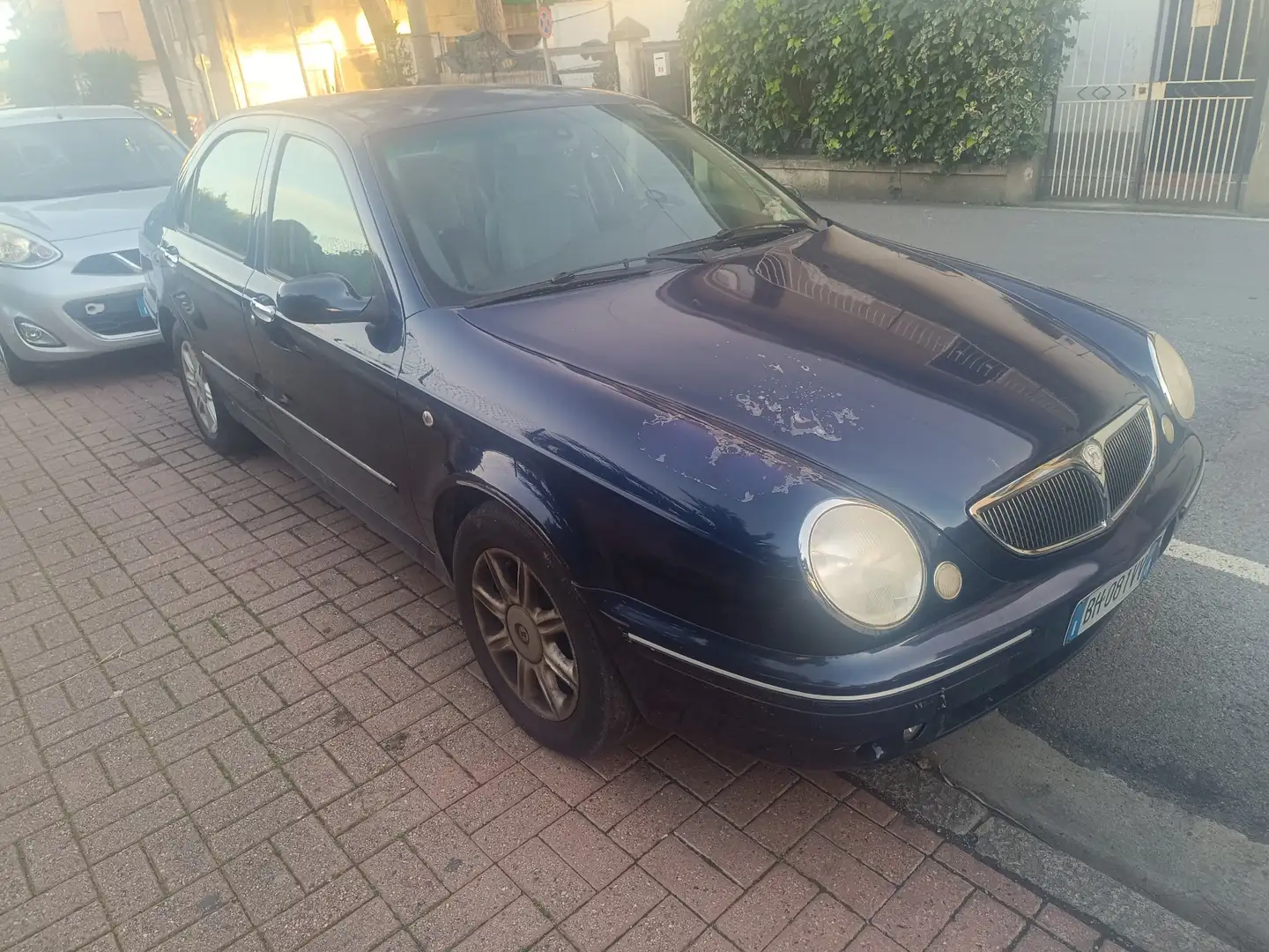 Lancia Lybra 1.9 jtd LX - 1