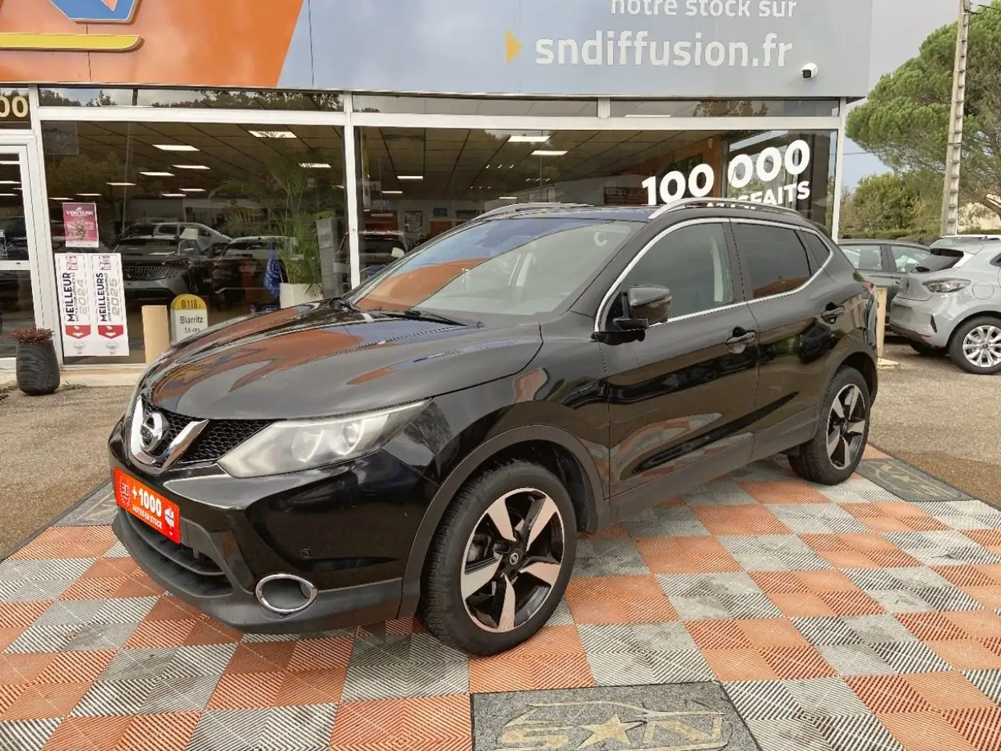 Nissan Qashqai 1.5 DCI 110 N-CONNECTA TOIT PANO 1 ¨re main Schwarz - 1