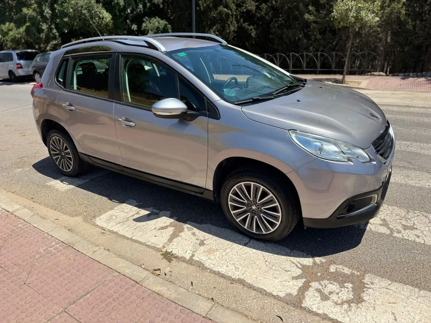 Peugeot 2008 1.2 VTI PureTech Active Gris - 1
