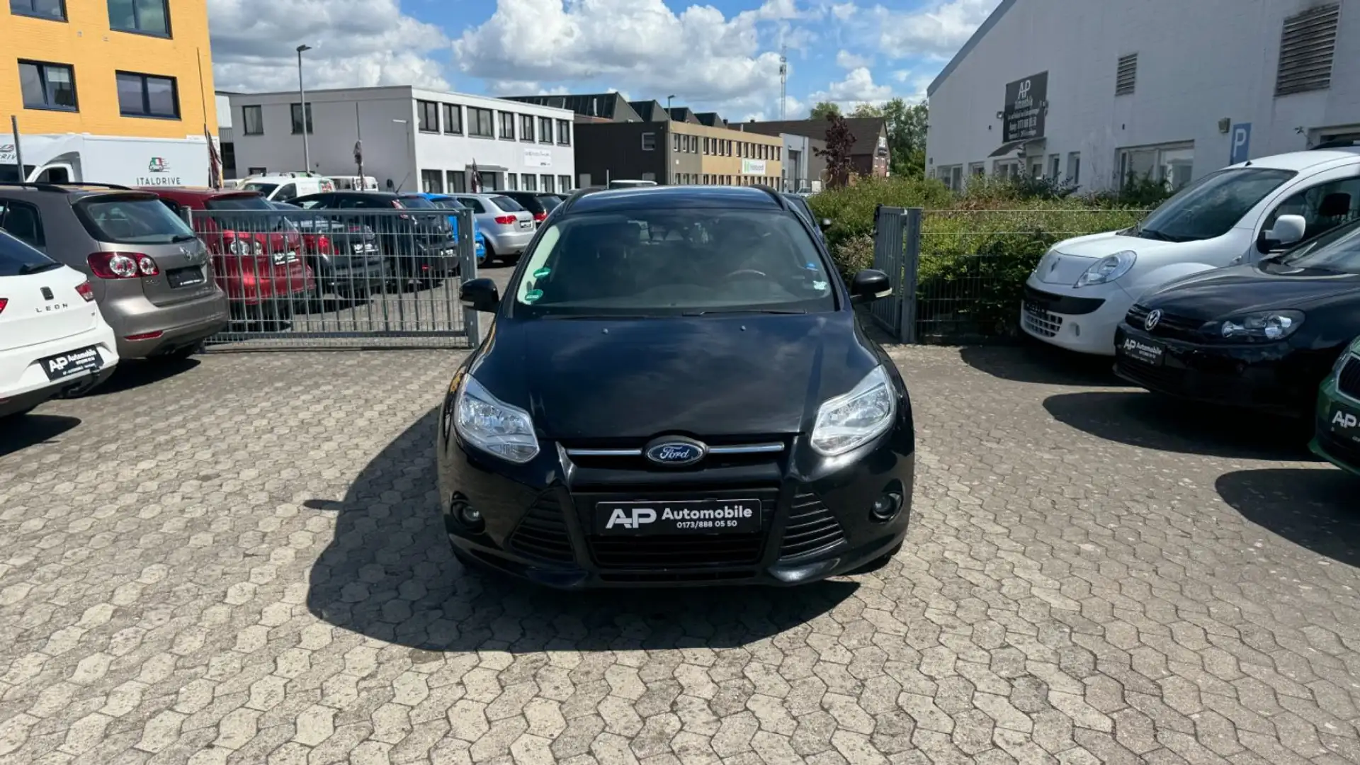 Ford Focus Turnier Trend  145 TKm 3.Hand Tüv 07/2026 Schwarz - 2