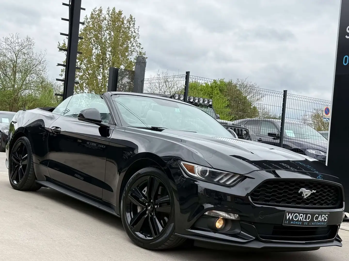 Ford Mustang 2.3i CABRIOLET NAVI CUIR CAMERA FULL OPTIONS Noir - 2