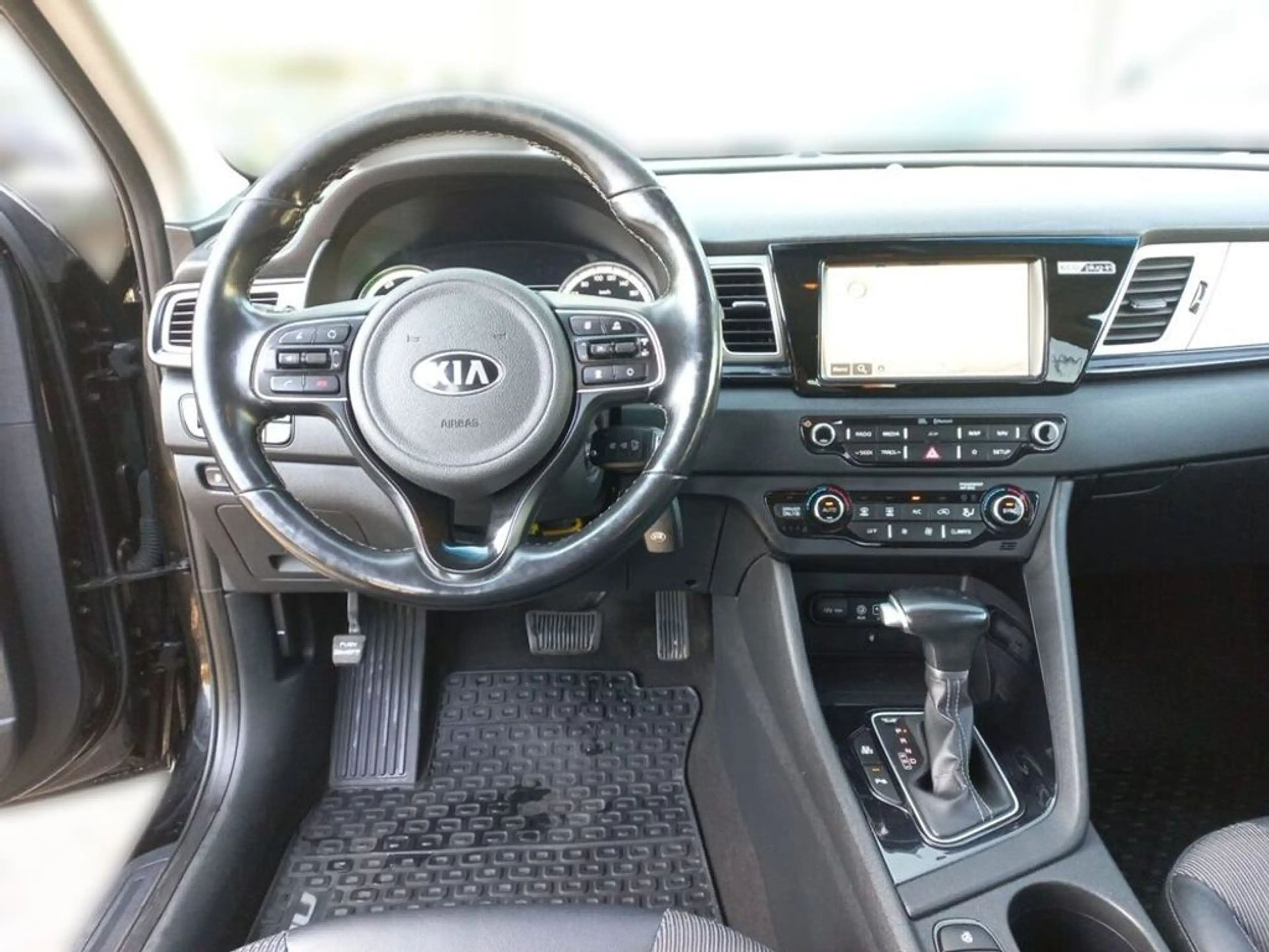 Kia Niro Gold Plug-in Hybrid *SOFORT VERFÜGBAR* — photo 13