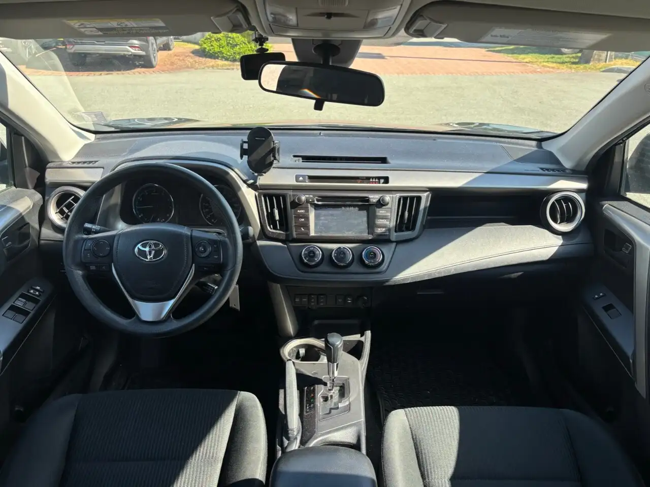 Toyota RAV 4 снимка Toyota RAV 4