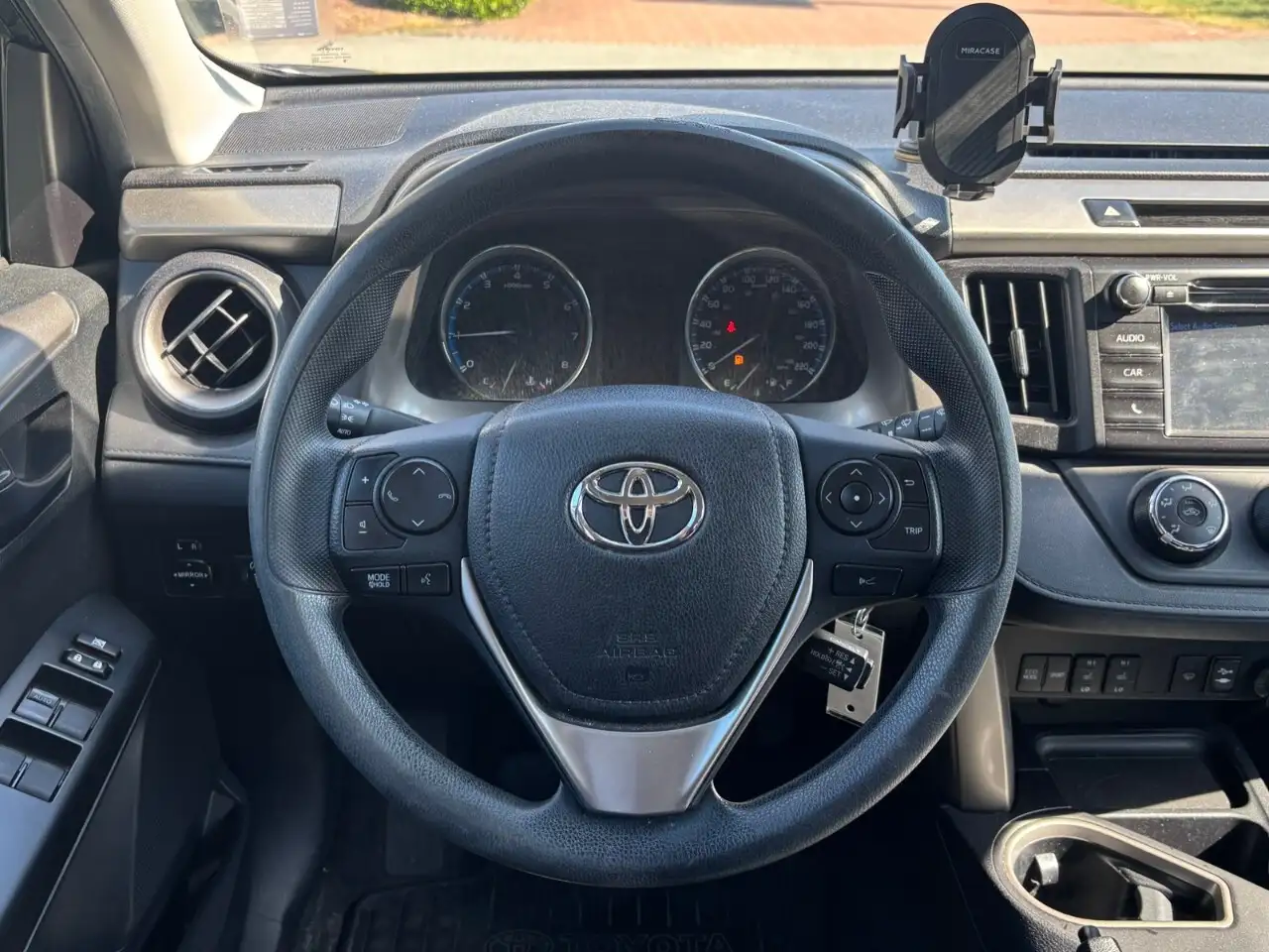 Toyota RAV 4 снимка Toyota RAV 4