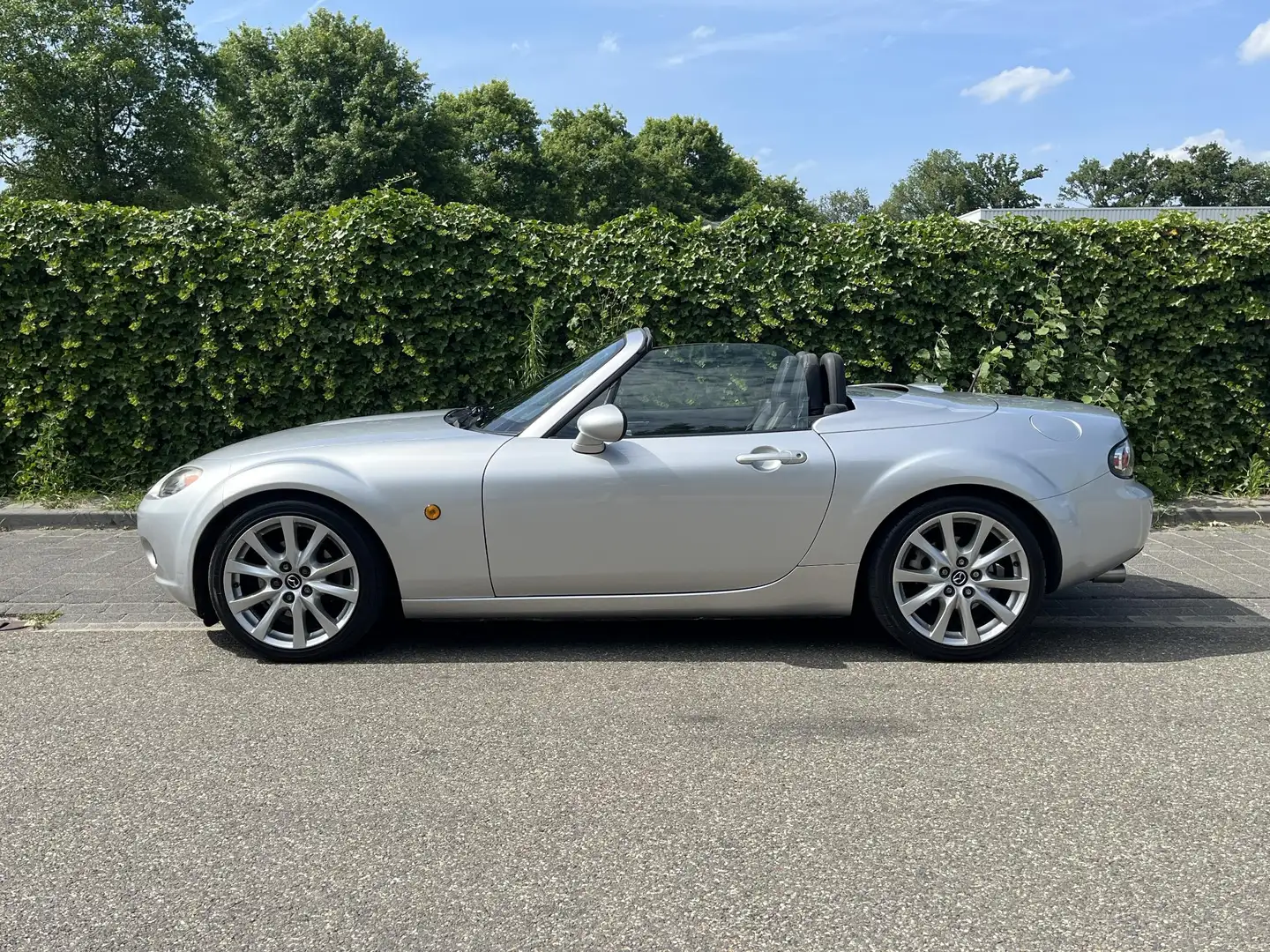 Mazda MX-5 Roadster Coupé 1.8 Executive * Airco * Leder * Apk Grijs - 2