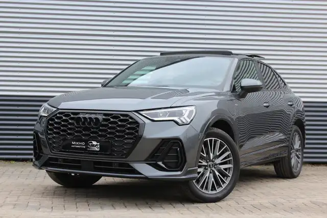 Audi Q3 Sportback 45 TFSI e 3x S-Line | Panoramadak| Black