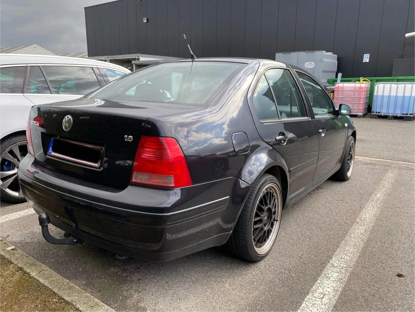 Volkswagen Bora 1.6 Highline - 1