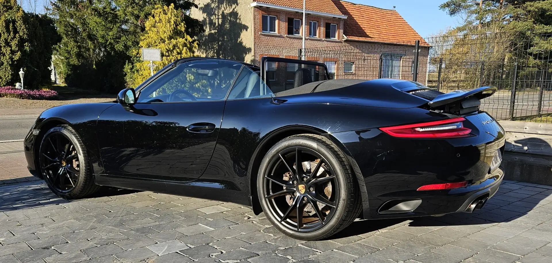 Porsche 991 model 991.2 cabrio. full black versie Noir - 2
