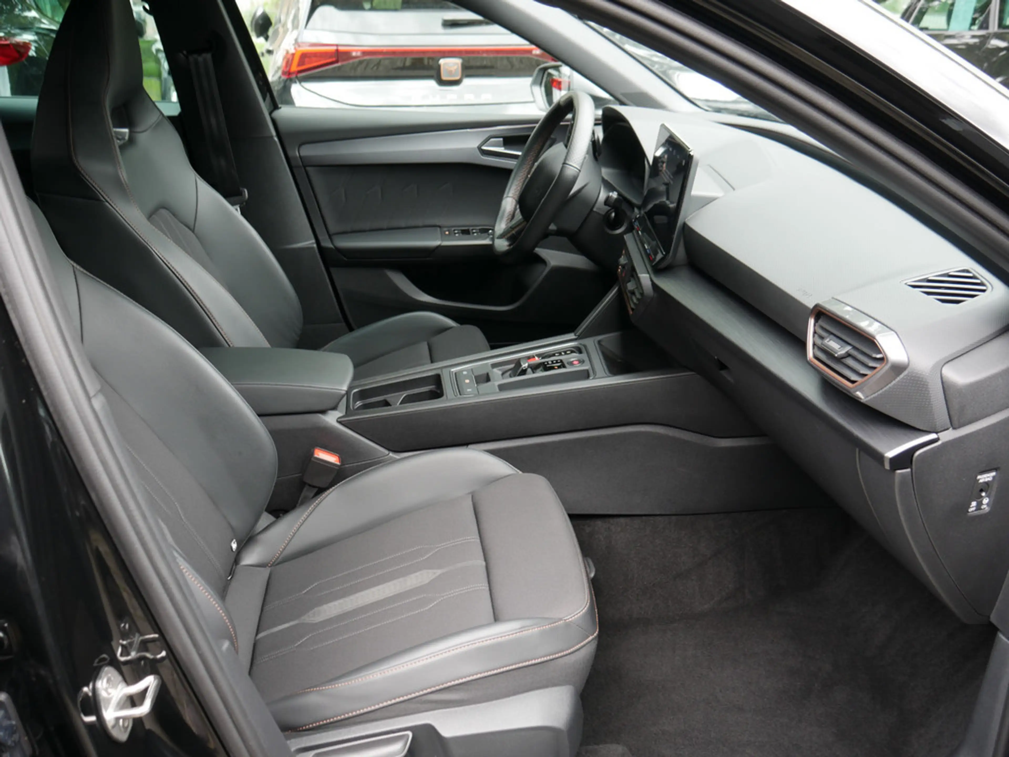 CUPRA Leon Sportstourer 2.0 TSI VZ KAMERA NAVI LED — photo 3