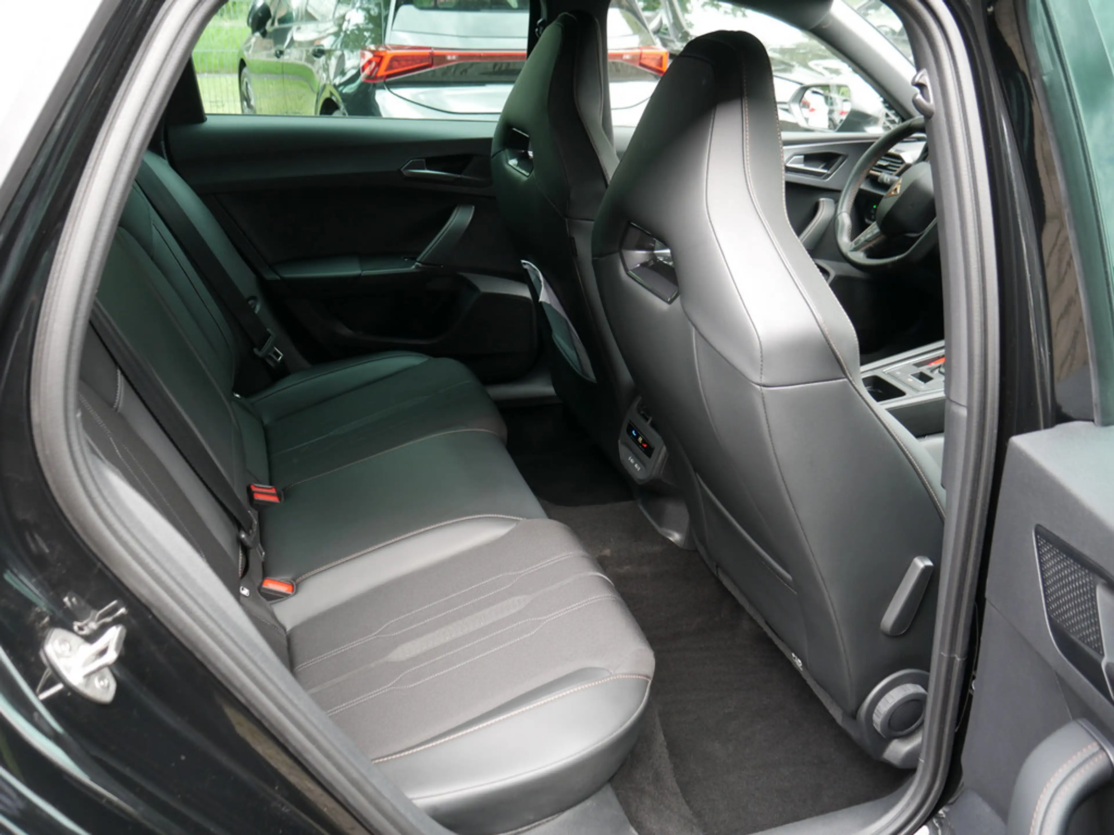 CUPRA Leon Sportstourer 2.0 TSI VZ KAMERA NAVI LED — photo 5