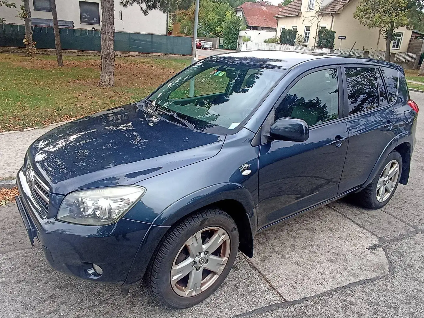 Toyota RAV4 RAV4 2,2 D-4D 180 4WD X X Grün - 1