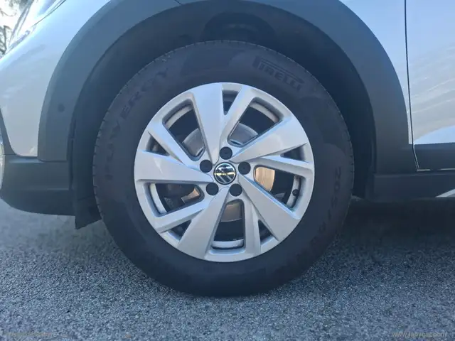 Volkswagen Taigo view 5