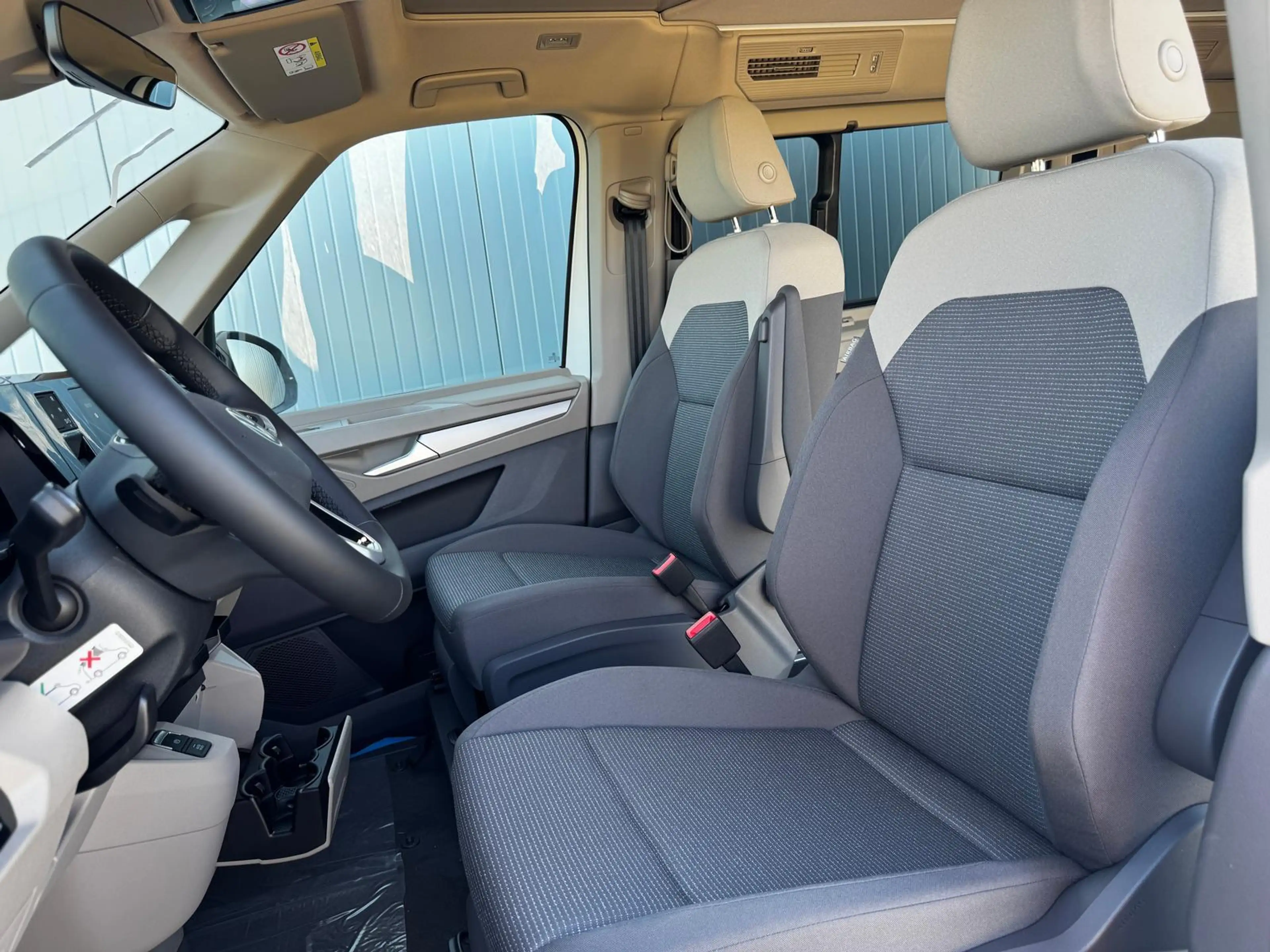 Volkswagen T7 California Beach Camper eHybrid 4MOTION 1.5 TSI 180 kW (24... — photo 4