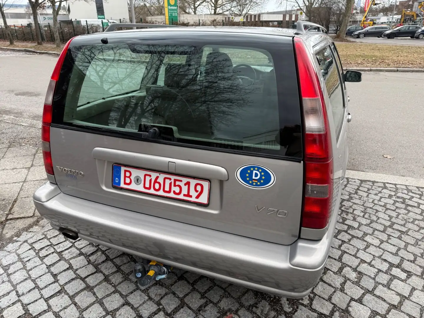 Volvo V70 **  TOP  ZUSTAND**HU-AU NEU**2,5   200 PS** Silber - 2