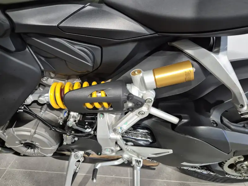 Ducati Streetfighter - foto 8