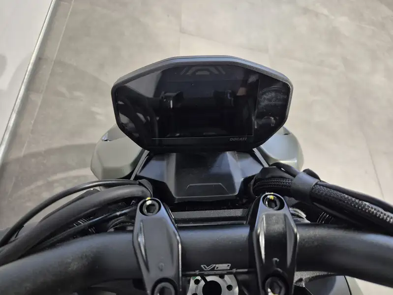 Ducati Streetfighter - foto 7